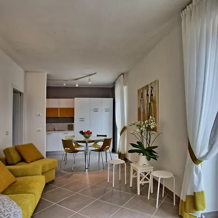 Yellow Appartamento Lezzeno